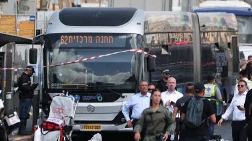 জেরুজালেমে বাসে বন্দুকধারীর হামলায় নিহত বেড়ে ৬